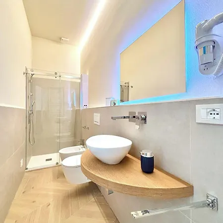 Reno 4*